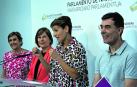 Marisa de Simón (I-E), Uxue Barkos (Geroa Bai), María Chivite (PSN) y Eduardo Santos (Podemos), el día en el que presentaron el acuerdo programático en el Parlamento, el 5 de julio de 2019