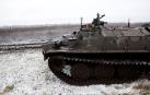 Un tanque ucraniano en la línea del frente durante un alto el fuego anunciado por Rusia por el período de la Navidad ortodoxa