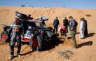 Accidente de Carlos Sainz en el rally Dakar, en el que su coche quedó muy dañado, con problemas de batería, en la suspensión y la caja de dirección