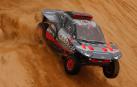 El coche de Carlos Sainz durante la última etapa del Rally Dakar