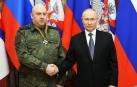 Sergei Surovikin junto a Vladimir Putin