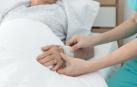 El desarrollo de los cuidados paliativos ha permitido que cada vez más personas con enfermedades en situación avanzada, como el cáncer o las dolencias neurodegenerativas, puedan beneficiarse de una atención integral