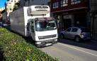 Un camión circula esta semana por la travesía de Tafalla