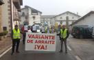 Detalle de la concentración de ayer en la travesía de Arraitz
