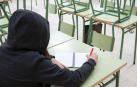 En la adolescencia el adolescente se vuelca casi totalmente en sus amigos y sus compañeros y la familia y profesores pasan a un segundo plano