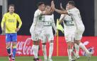Los jugadores del Elche celebran el tanto de Ezequiel Ponce que supuso el empate en el Nuevo Mirandilla.