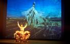 La compañía artística ATENA ofrece hoy en Civivox Iturrama el espectáculo de danza 'Raíces'.
