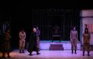 Una escena del montaje, protagonizado por Marta Juániz y otras diez actrices navarras