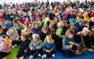 Imagen de menores del colegio Sagrado Corazón de Pamplona en la celebración del Día de la Paz
