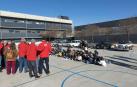 Alumnos de 1º de Primaria del Huertas Mayores de Tudela ponen en práctica el aprendizaje en automóviles clásicos de la Asociación San Fermín de Pamplona.