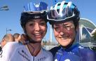 Floortje Mackaij y Liane Lippert, en la meta de Valencia