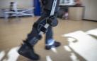 El fundador y director ejecutivo de Gogoa Mobility Robots, Carlos Fernández Isoird, hace una demostración durante la entrevista