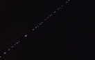 Imagen de la hilera de puntos luminosos que se ha observado en el cielo navarro