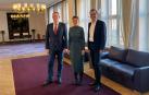 De izda. a dcha., Michael Hobusch, la presidenta María Chivite, y Christian Vollmer