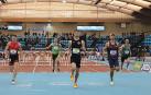 Asier abrió las series de 60 m vallas con una victoria tranquila. Hoy compite en busca de la final.