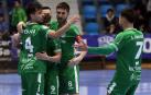 Los jugadores de Osasuna Magna celebran un gol.