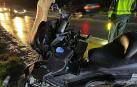 Motocicleta tras el accidente contra un turismo en Huarte