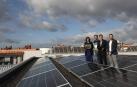 Uxue Itoiz, Javier Larrea, Mikel Irujo y Xabier Velasco posan junto a la nueva instalación en Larrabide