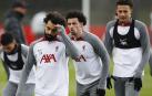 Mohamed Salah durante el entrenamiento de este martes en el AXA Center.
