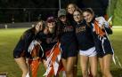 Sabrina Mannes, la primera por la izquierda, con sus compañeras del equipo de atletismo