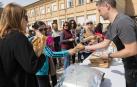Fotos de la Operación Bocata del colegio Anunciata de Tudela.