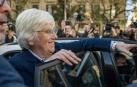 Los Mossos detienen a Clara Ponsatí en la plaza de la Catedral de Barcelona