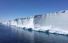 La plataforma de hielo Fimbul en la Antártida Oriental