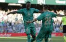 William Carvalho y Rodri celebran uno de los goles del Betis