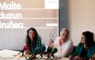 El candidato a la Alcaldía de Pamplona, Joseba Asiron (c), durante el desayuno informativo que ha mantenido este viernes con los medios de comunicación