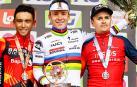 De izda. a dcha. el podio de la prueba con Santiago Buitrago, Remco Evenepoel y Tom Pidcock.