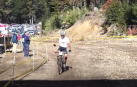 Patxi Cía, en el momento de conseguir el campeonato en Cerro Bayo, Argentina.