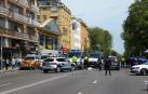 Efectivos de Policía Nacional y Guardia Civil, en el lugar de uno de los atropellos en el Paseo de Extremadura de Madrid