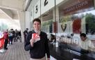 Imágenes de los aficionados de Osasuna recogiendo sus entradas para la final de Copa