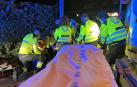 Equipos de emergencias, atendiendo a los heridos