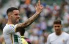 Tete Morente, centrocampista del Elche, celebra su gol