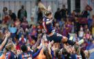 La plantilla del equipo azulgrana femenino celebra su octavo título de Liga