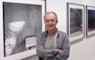 Carlos Cánovas en la exposición 'Refugios', que se puede visitar en el edificio El Sario de la UPNA