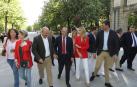 Carlos García Adanero y Cayetana Álvarez de Toledo, en la presentación de la candidatura de Pamplona, en el portal de San Nicolás