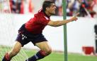 John Aloisi reacciona justo después del gol que llevaba a Osasuna a la prórroga en el partido frente al Betis, el 11 de junio de 2005