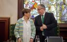 Mirada cómplice entre Ana Elizalde y Enrique Maya, que dejan la política municipal