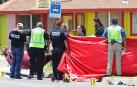 Fuerzas de seguridad y efectivos de emergencias, en el lugar del atropello