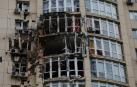 Daños en un edificio de Kiev tras un ataque de drones rusos