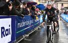 Remco Evenepoel en el control de firmas de la etapa