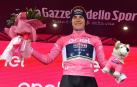 Evenepoel gana la crono y se viste de rosa