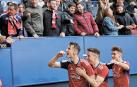 Budimir celebra el gol de Osasuna junto a Kike Barja y Aimar Oroz