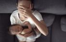 La madre deprimida también sufre insomnio y no consigue descansar ni reducir la fatiga