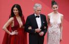 Michael Douglas, con su esposa Catherine Zeta-Jones y su hija Carys, en el Festival de Cannes
