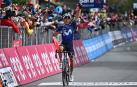 Einer Rubio celebra su victoria en la meta de Crans-Montana
