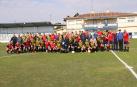 Osasuna Veteranos y el Glorioso Alkartasuna posan antes del partido que se celebraba este sábado en el San Francisco de Tafalla
