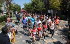 Los corredores, en el momento de la salida de la prueba absoluta desde la calle Herrerías